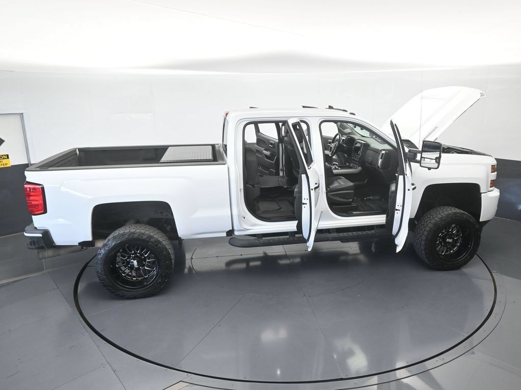 Used 2018 Chevrolet Silverado 2500 LTZ w/ Duramax Plus Package AWD/4WD image 78