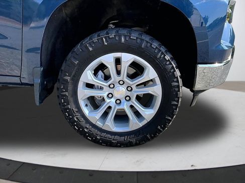 Used 2023 Chevrolet Silverado 1500 LTZ AWD/4WD image 33