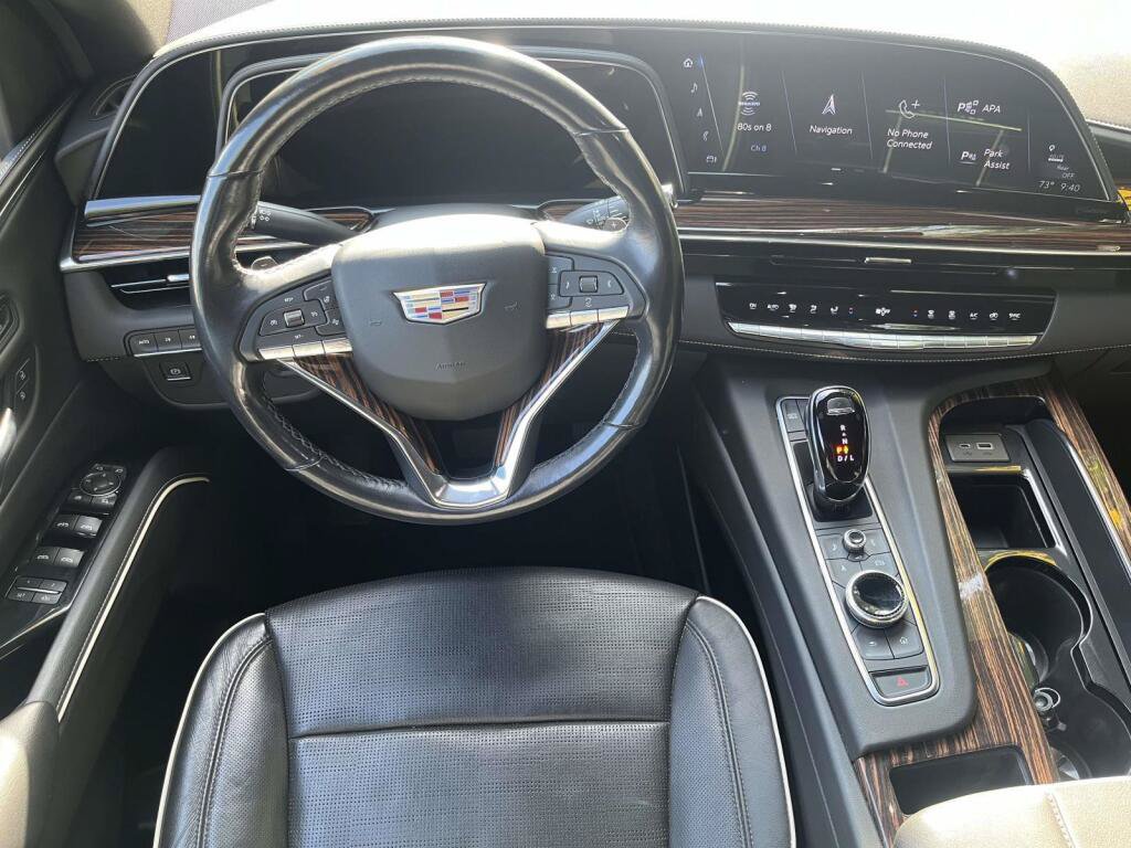 Used 2021 Cadillac Escalade ESV Premium Luxury AWD/4WD image 2