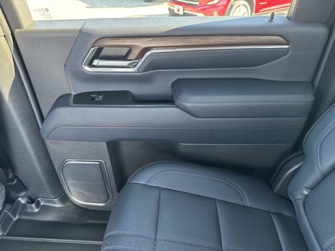 Used 2024 Chevrolet Silverado 2500 High Country w/ Technology Package image 19