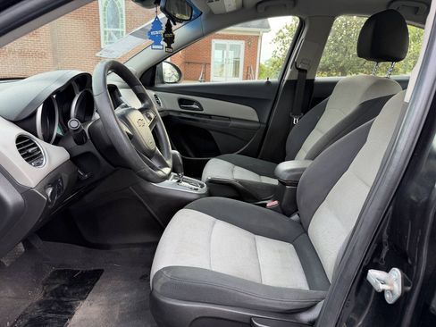 Used 2012 Chevrolet Cruze LS w/ Connectivity Package FWD image 9