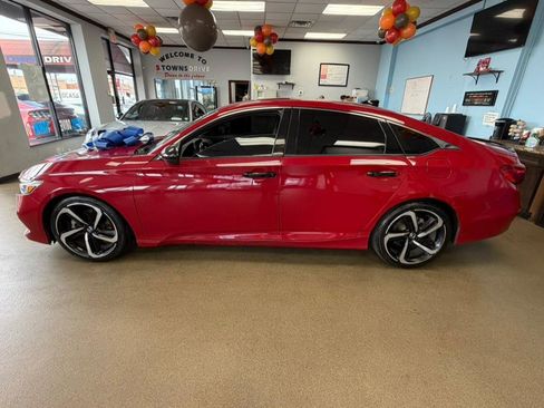 Used 2021 Honda Accord Sport image 8