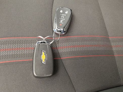 Used 2022 Chevrolet Equinox RS AWD/4WD image 32