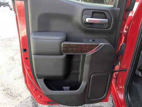 Used 2019 GMC Sierra 1500 SLE w/ SLE Value Package image 28