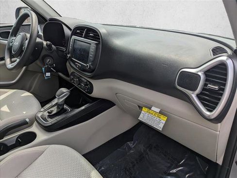 Used 2022 Kia Soul LX FWD image 21