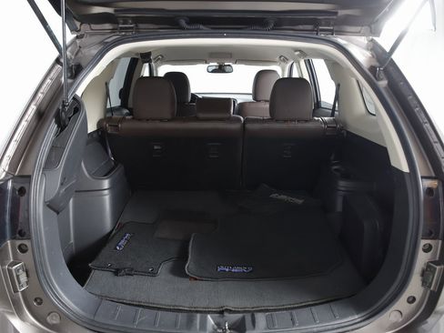 Used 2018 Mitsubishi Outlander SEL image 11