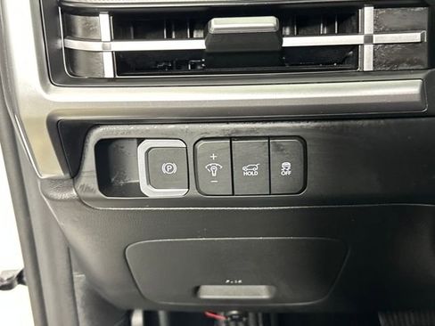 Used 2025 Hyundai Santa Fe SEL FWD image 19