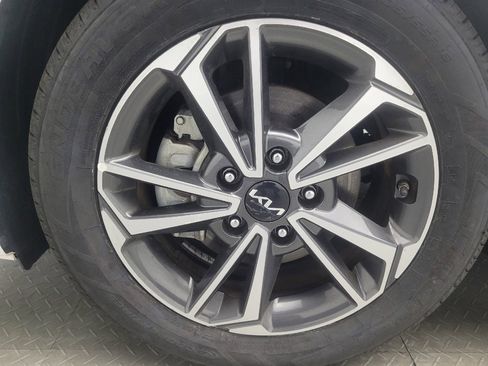 Used 2022 Kia Forte LXS image 31