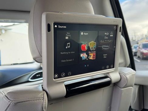 Used 2017 Chrysler Pacifica Touring-L Plus w/ Advanced Safetytec Group image 20