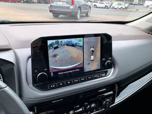 Used 2023 Nissan Rogue SL w/ SL Premium Package image 11