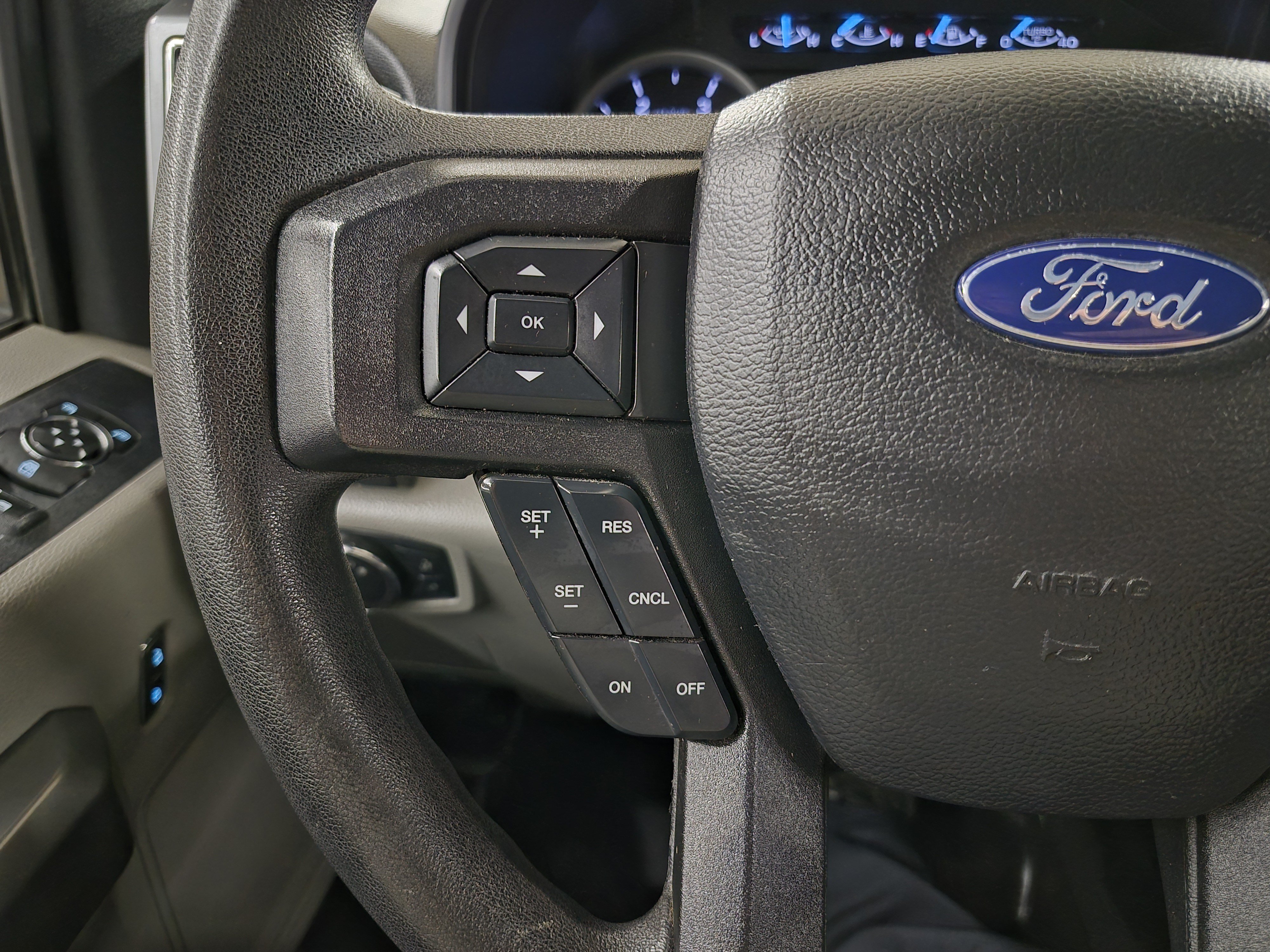 Used 2019 Ford F250 4x4 Crew Cab Super Duty image 25