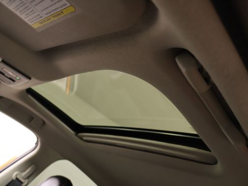 Used 2024 Nissan Sentra SR w/ SR Premium Package FWD image 14