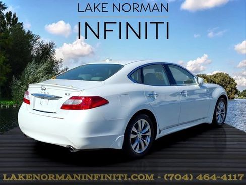 Used 2011 INFINITI M37 w/ Premium Pkg RWD image 25