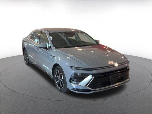 Used 2025 Hyundai Sonata SEL image 3