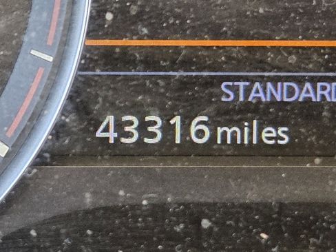 Used 2023 INFINITI QX50 Luxe image 20