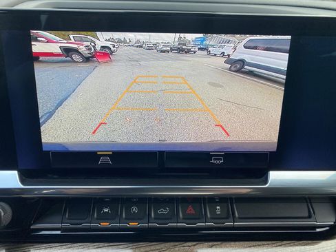 Used 2022 Chevrolet Silverado 1500 LT image 24