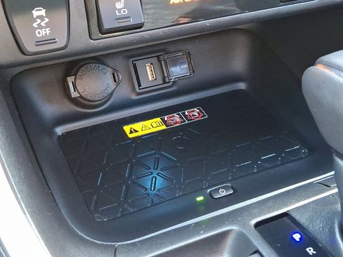 Certified 2022 Toyota RAV4 XSE image 25