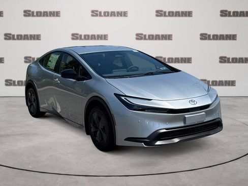 New 2026 Toyota Prius LE FWD image 7