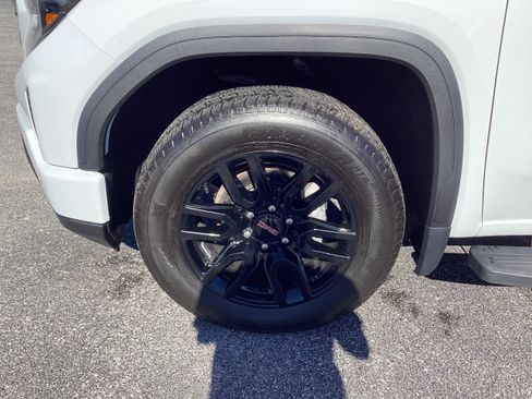 Used 2023 GMC Sierra 1500 Pro w/ Graphite Edition AWD/4WD image 9