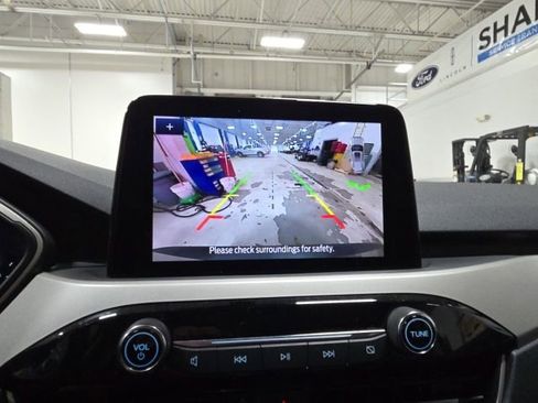 Certified 2022 Ford Escape SEL image 30