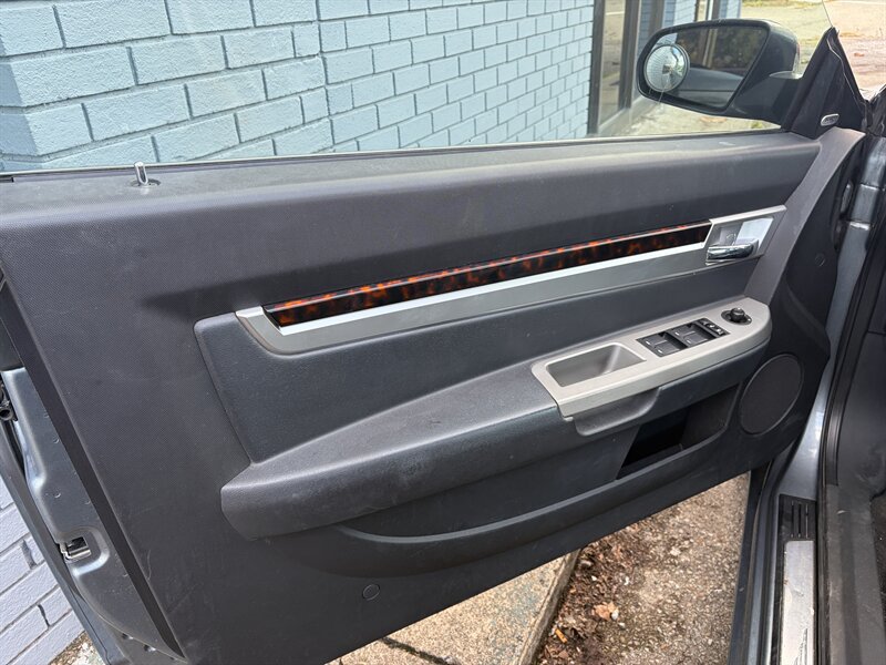 Used 2010 Chrysler Sebring Limited FWD image 26