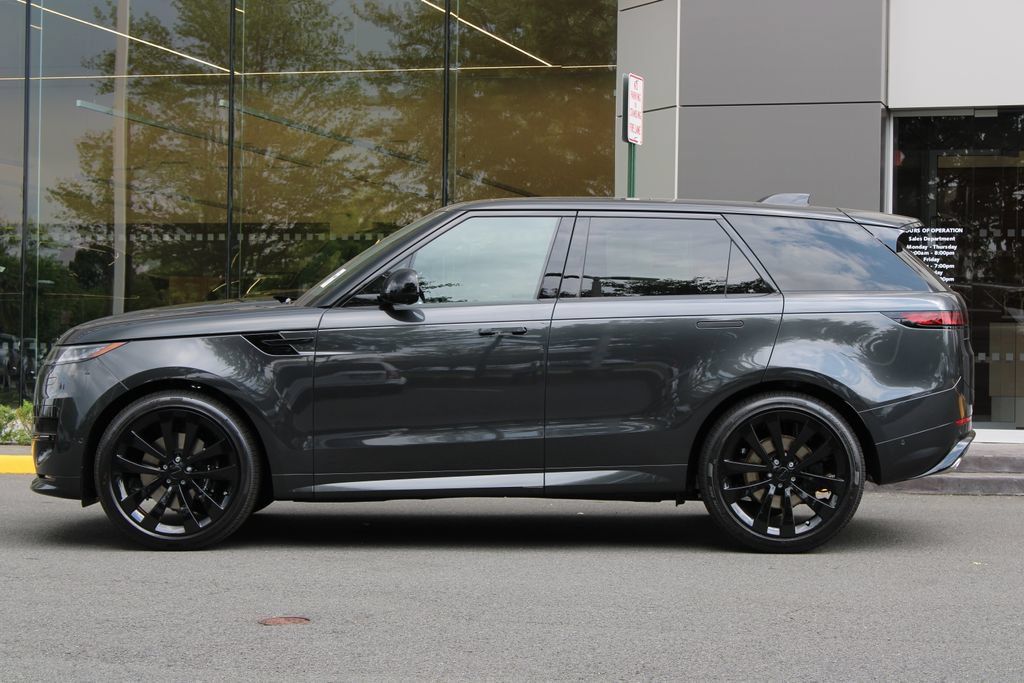 New 2026 Land Rover Range Rover Sport Dynamic SE AWD/4WD image 7