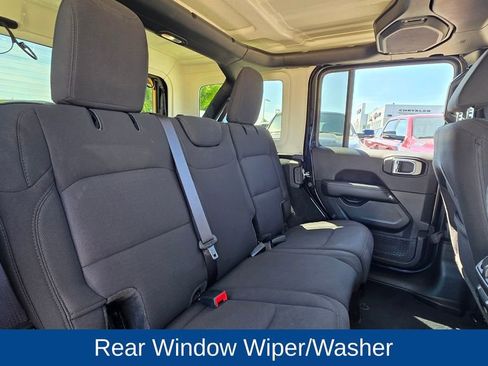 Certified 2022 Jeep Wrangler Unlimited Sahara w/ Cold Weather Group image 16