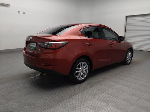 Used 2017 Toyota Yaris iA image 9