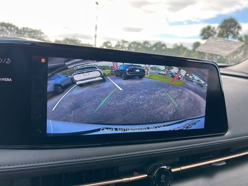 New 2024 Nissan Ariya AWD image 32