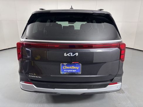 New 2026 Kia Carnival EX FWD image 7