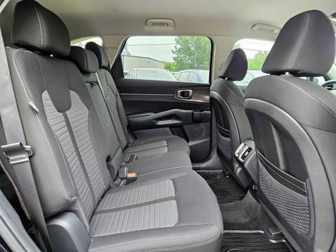 Used 2026 Kia Sorento LX FWD image 17