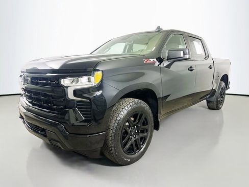Used 2023 Chevrolet Silverado 1500 RST image 3