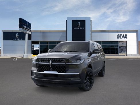 New 2026 Lincoln Navigator L Reserve AWD/4WD image 2