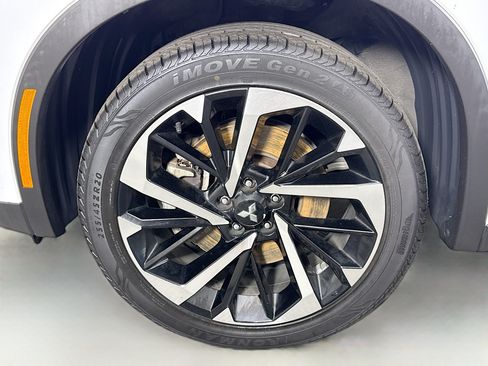 Used 2022 Mitsubishi Outlander ES AWD/4WD image 38