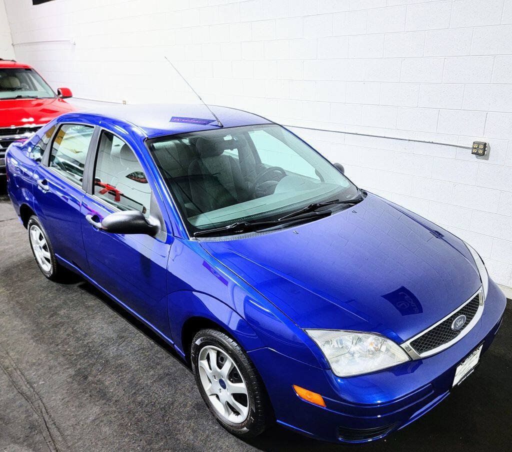 Used 2005 Ford Focus ZX4 Sedan FWD image 30