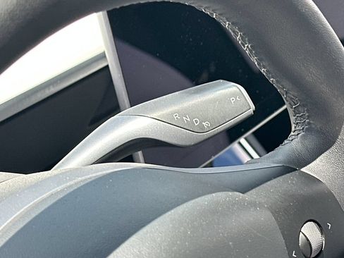 Used 2021 Tesla Model Y Long Range AWD/4WD image 18