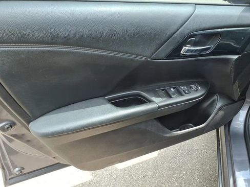 Used 2015 Honda Accord Sport image 12