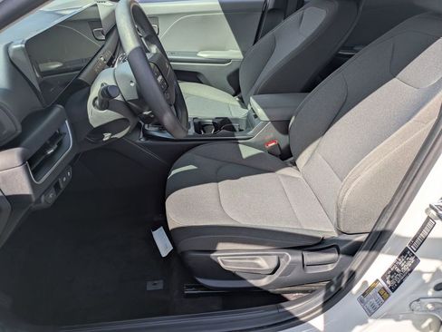 Used 2025 Kia K4 LXS image 14