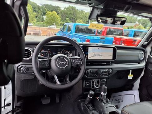 New 2025 Jeep Gladiator Sport image 10