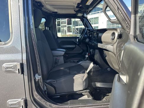 Used 2022 Jeep Gladiator Sport image 31