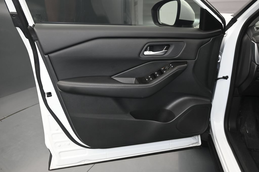 Certified 2026 Nissan Rogue SV AWD/4WD image 21