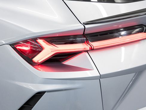 Used 2021 Lamborghini Urus image 18