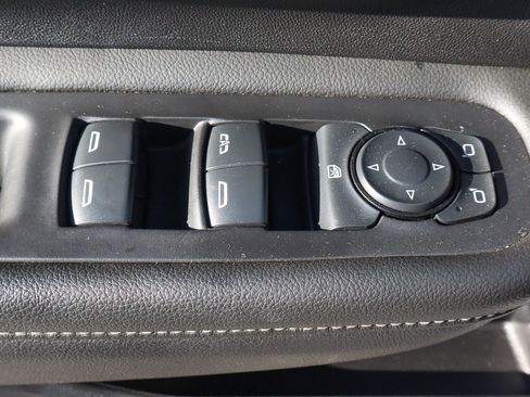 Used 2024 GMC Terrain SLE image 14