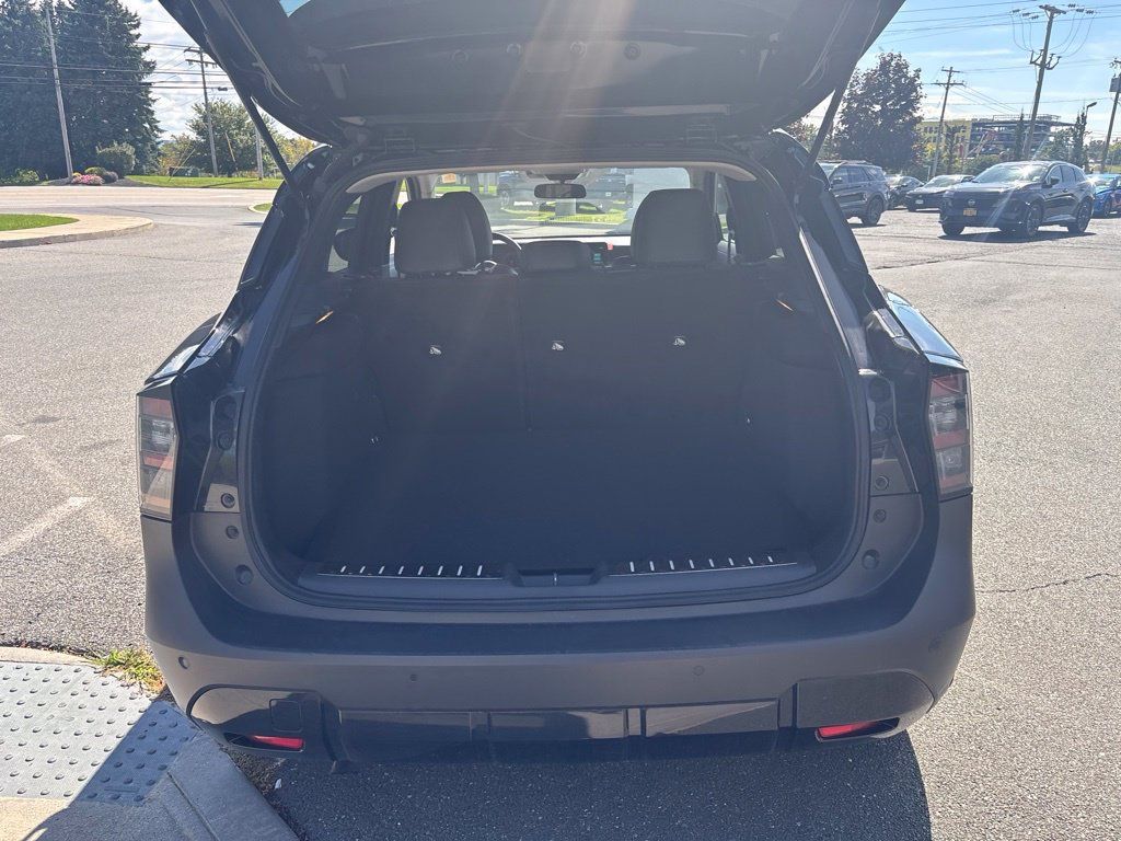 Certified 2025 Nissan Kicks SR w/ Illumination Package AWD/4WD image 23