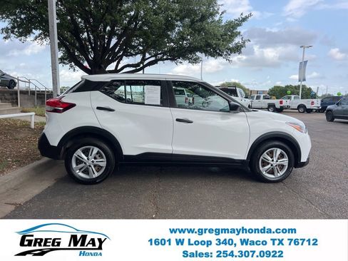 Used 2020 Nissan Kicks S FWD image 8