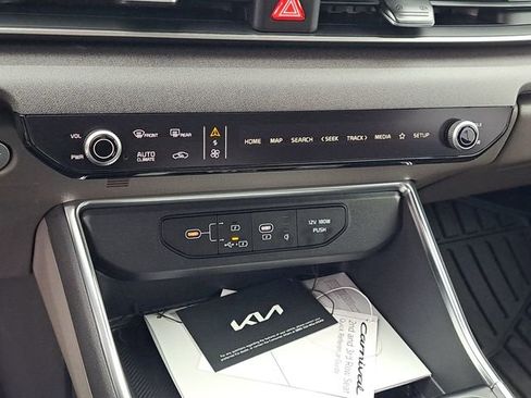 New 2026 Kia Carnival EX FWD image 14