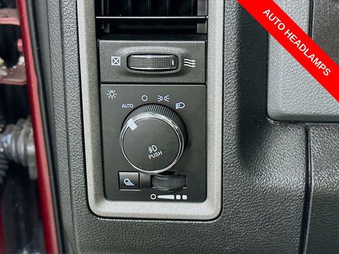 Used 2018 RAM 1500 Express w/ Express Value Package AWD/4WD image 11