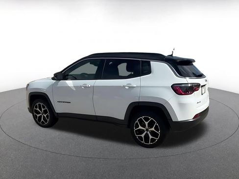 Used 2025 Jeep Compass Limited AWD/4WD image 10