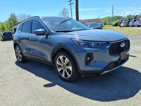 Used 2025 Ford Escape Platinum AWD/4WD image 1