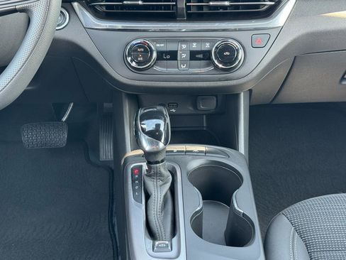 Used 2026 Buick Envista Preferred FWD image 19